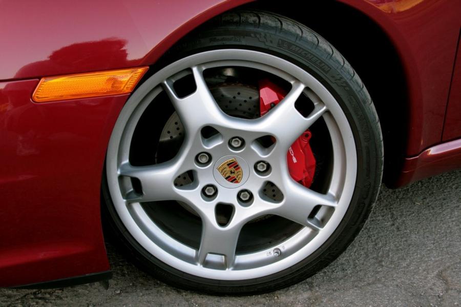  Porsche 911 Carrera S 2008 года  (фото 25 из 43)